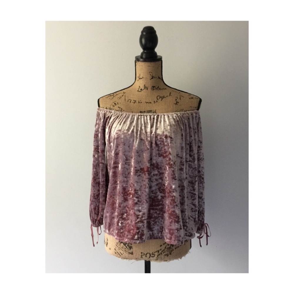 Plum pink velvet off the shoulders top - Picture 3 of 11